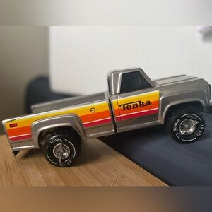 Vintage 1970/80s Tonka Steel Pickup Truck Toy w/ XR-101 Removable Wheels